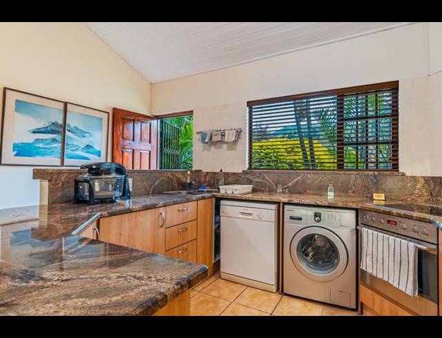 3 BEDROOM TOWNHOUSE FOR SALE IN TOWN BUSH VALLEY